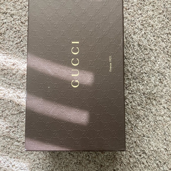 Gucci Shoe - Picture 2 of 7